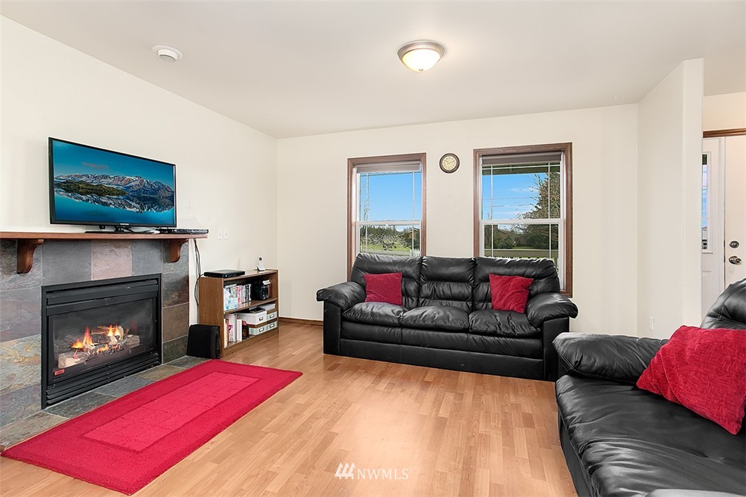 12818 Ingraham Road Monroe, WA 98272 - Photo 4 of 24