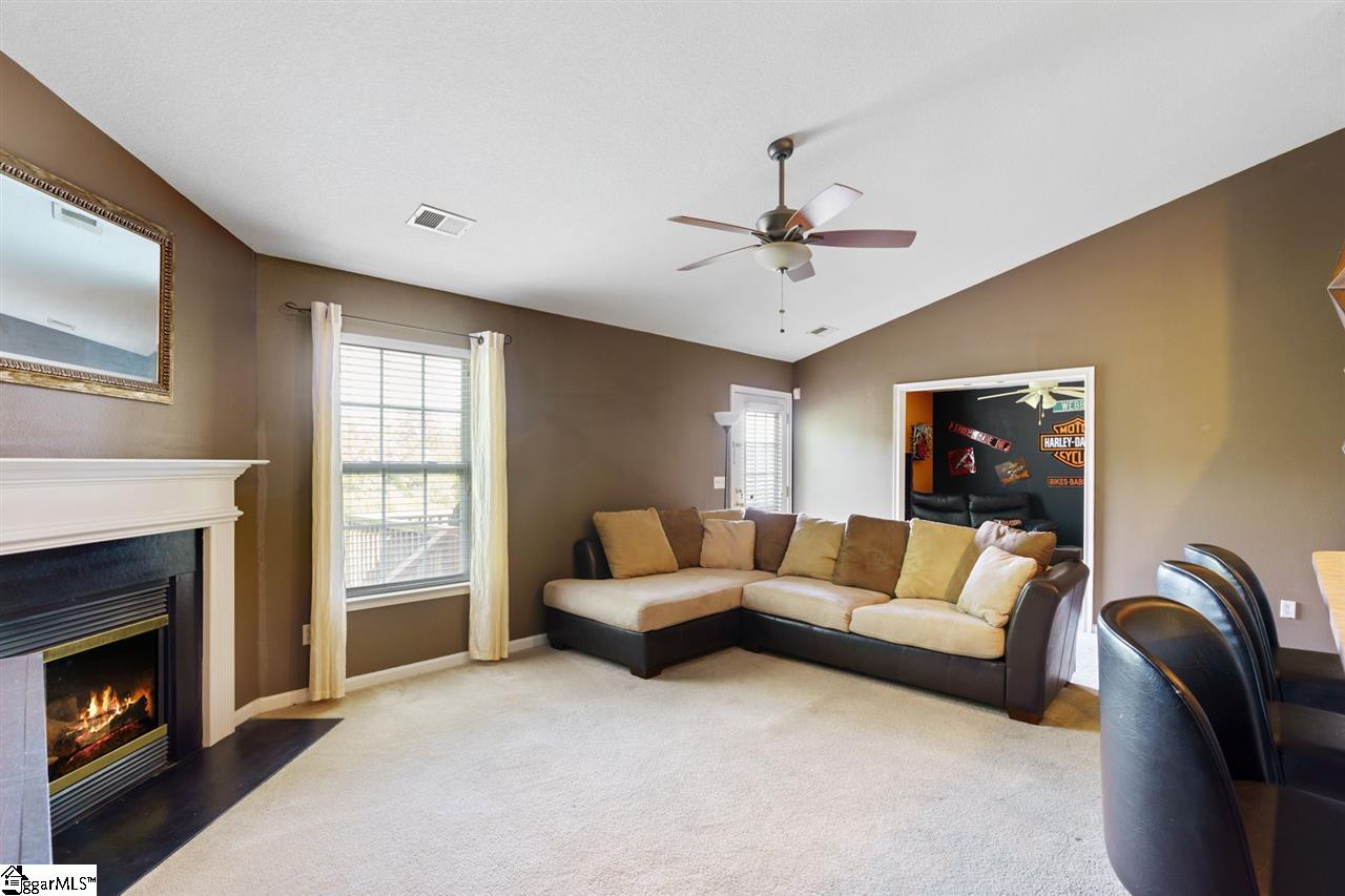 302 Webb Road Gray Court, SC 29645 - Photo 2 of 23