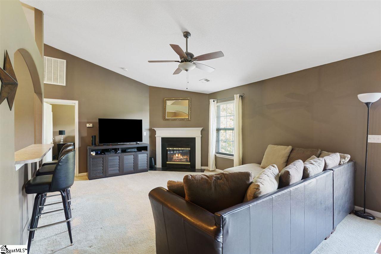 302 Webb Road Gray Court, SC 29645 - Photo 3 of 23