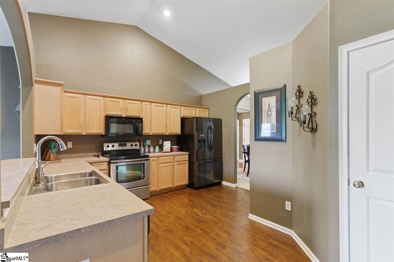 302 Webb Road Gray Court, SC 29645 - Photo 6 of 23