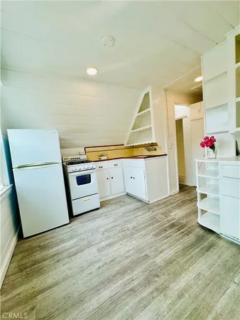 $2,200 | 24263 Los Codona Avenue, Unit C, Torrance, CA 90505