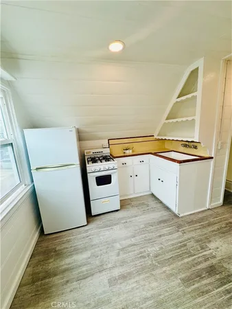 $2,200 | 24263 Los Codona Avenue, Unit C, Torrance, CA 90505