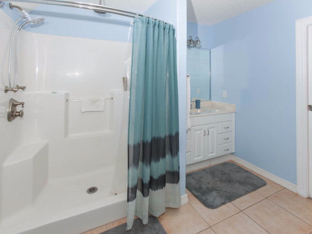 304 Bristol Way Foley, AL 36535 - Photo 36 of 45 Upstairs Bathroom