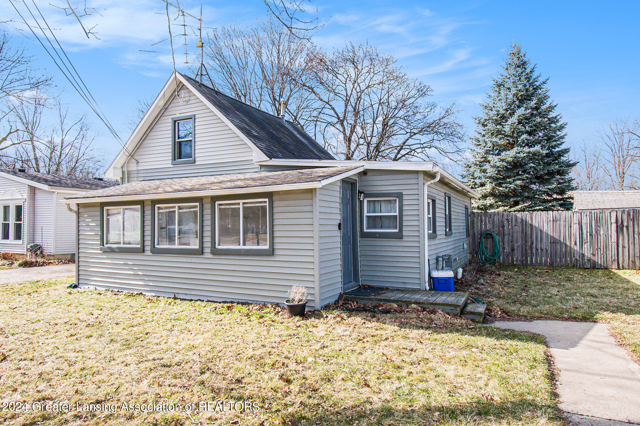 2964 Pleasant Grove Road Lansing, MI 48910 - Photo 4 of 26 004_ndp4055