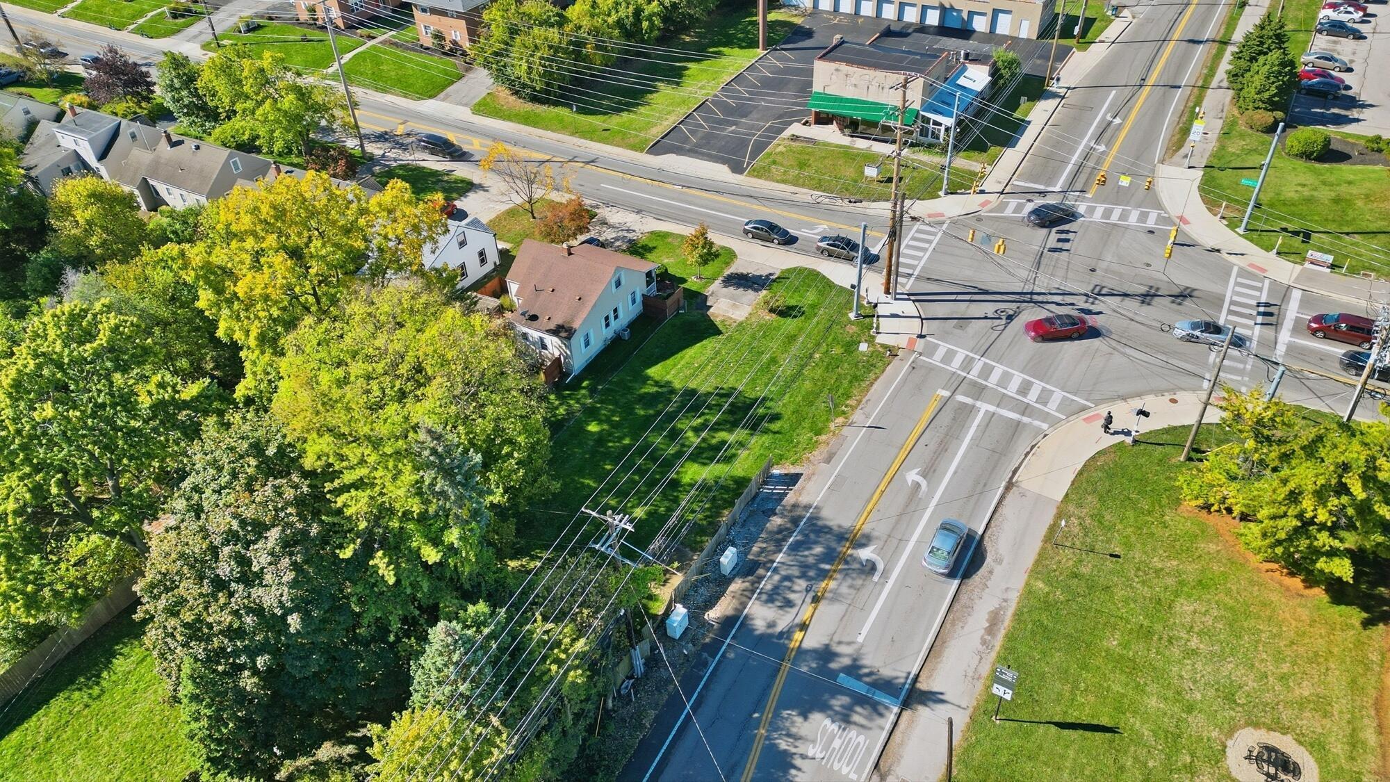 1878 Kenny Road Columbus, OH 43212 - Photo 5 of 10 Intersection AT Kenny and Kinnear