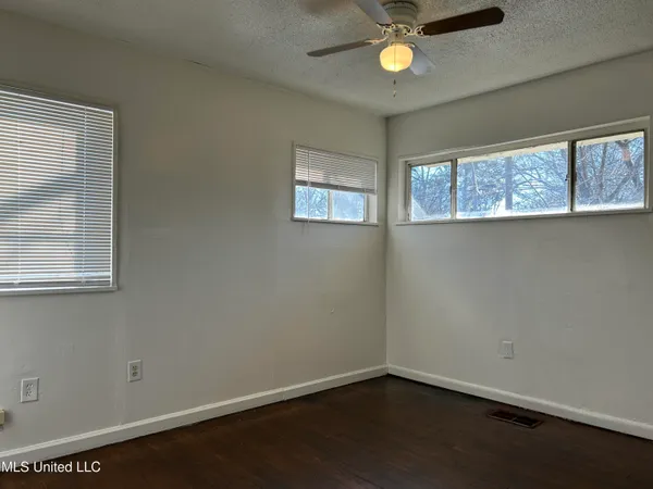 $950 | 230 Savanna Street, Jackson, MS 39212
