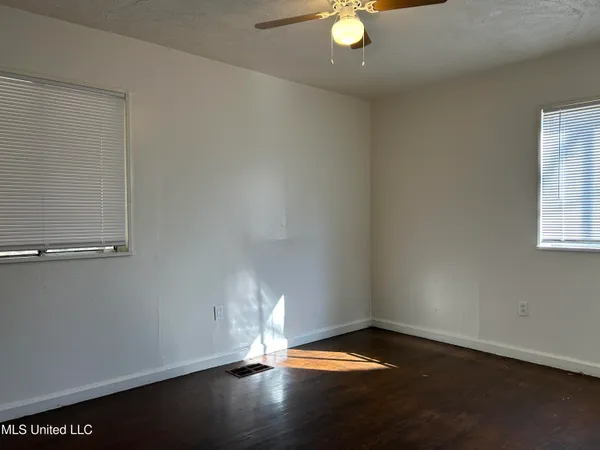 $950 | 230 Savanna Street, Jackson, MS 39212