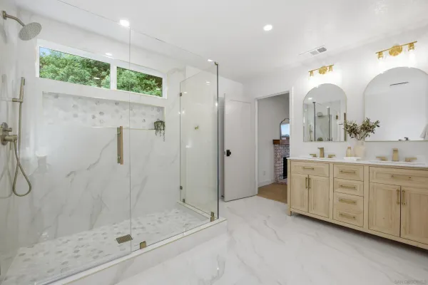 $1,825,000 | 2610 Chestnut Avenue, Carlsbad, CA 92010