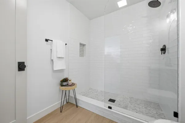 $1,825,000 | 2610 Chestnut Avenue, Carlsbad, CA 92010