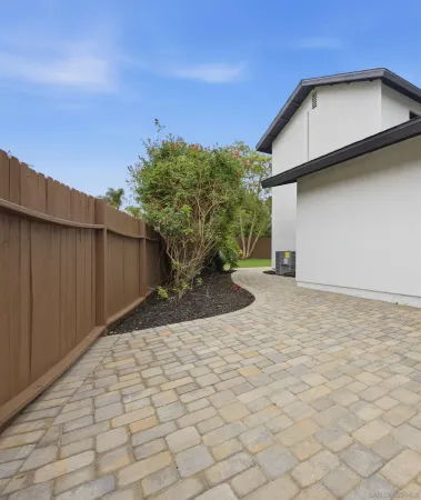 $1,825,000 | 2610 Chestnut Avenue, Carlsbad, CA 92010