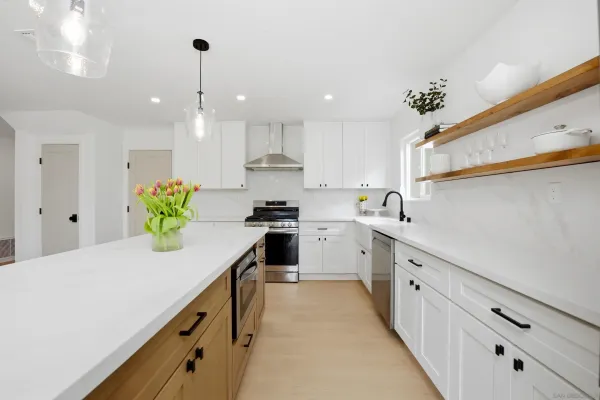 $1,825,000 | 2610 Chestnut Avenue, Carlsbad, CA 92010