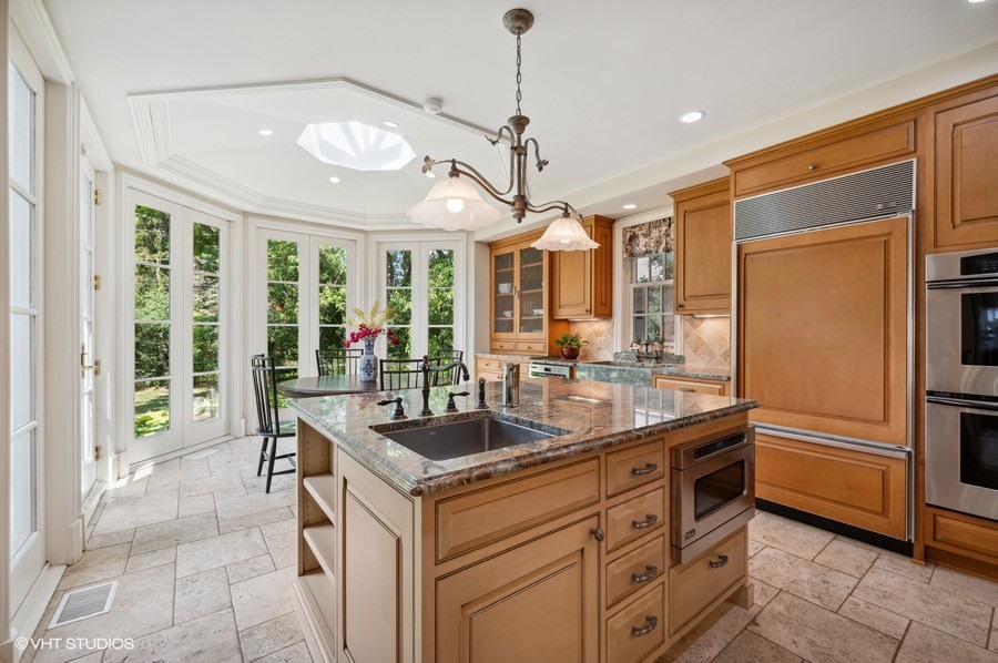 994 Bluff Road Glencoe, IL 60022 - Photo 12 of 33