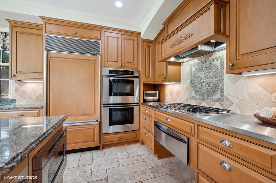 994 Bluff Road Glencoe, IL 60022 - Photo 13 of 33