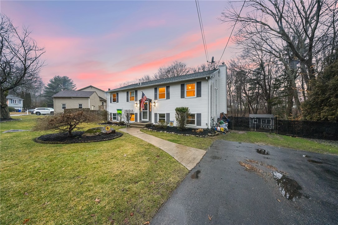 129 Nottingham Drive West Warwick, RI 02893 - Photo 2 of 39