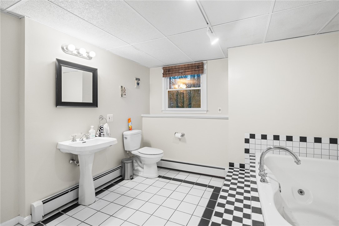 129 Nottingham Drive West Warwick, RI 02893 - Photo 31 of 39