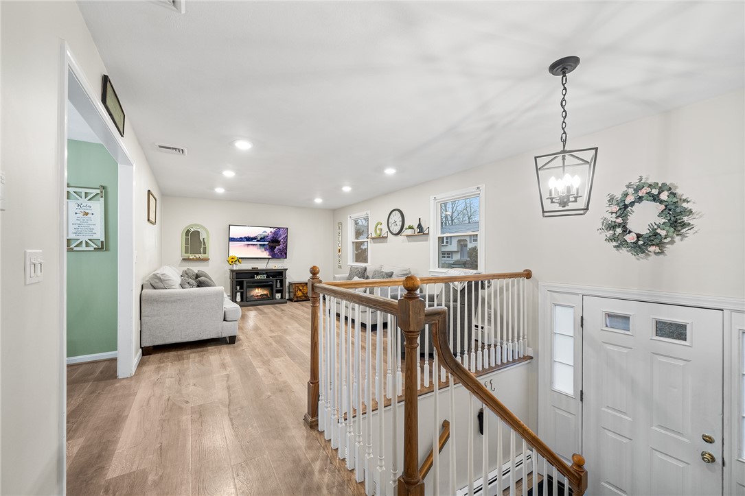 129 Nottingham Drive West Warwick, RI 02893 - Photo 4 of 39