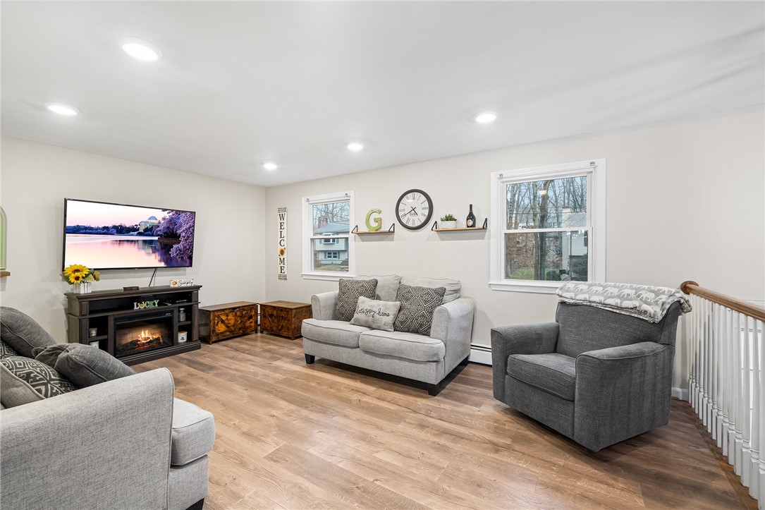 129 Nottingham Drive West Warwick, RI 02893 - Photo 5 of 39