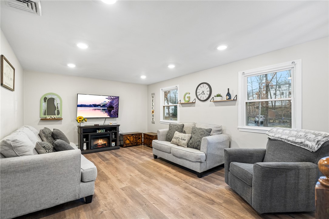 129 Nottingham Drive West Warwick, RI 02893 - Photo 6 of 39