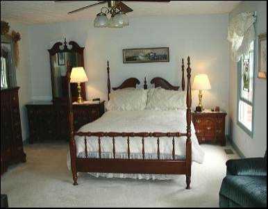 517 McCombs Road Venetia, PA 15367 - Photo 5 of 8 Master Bedroom.