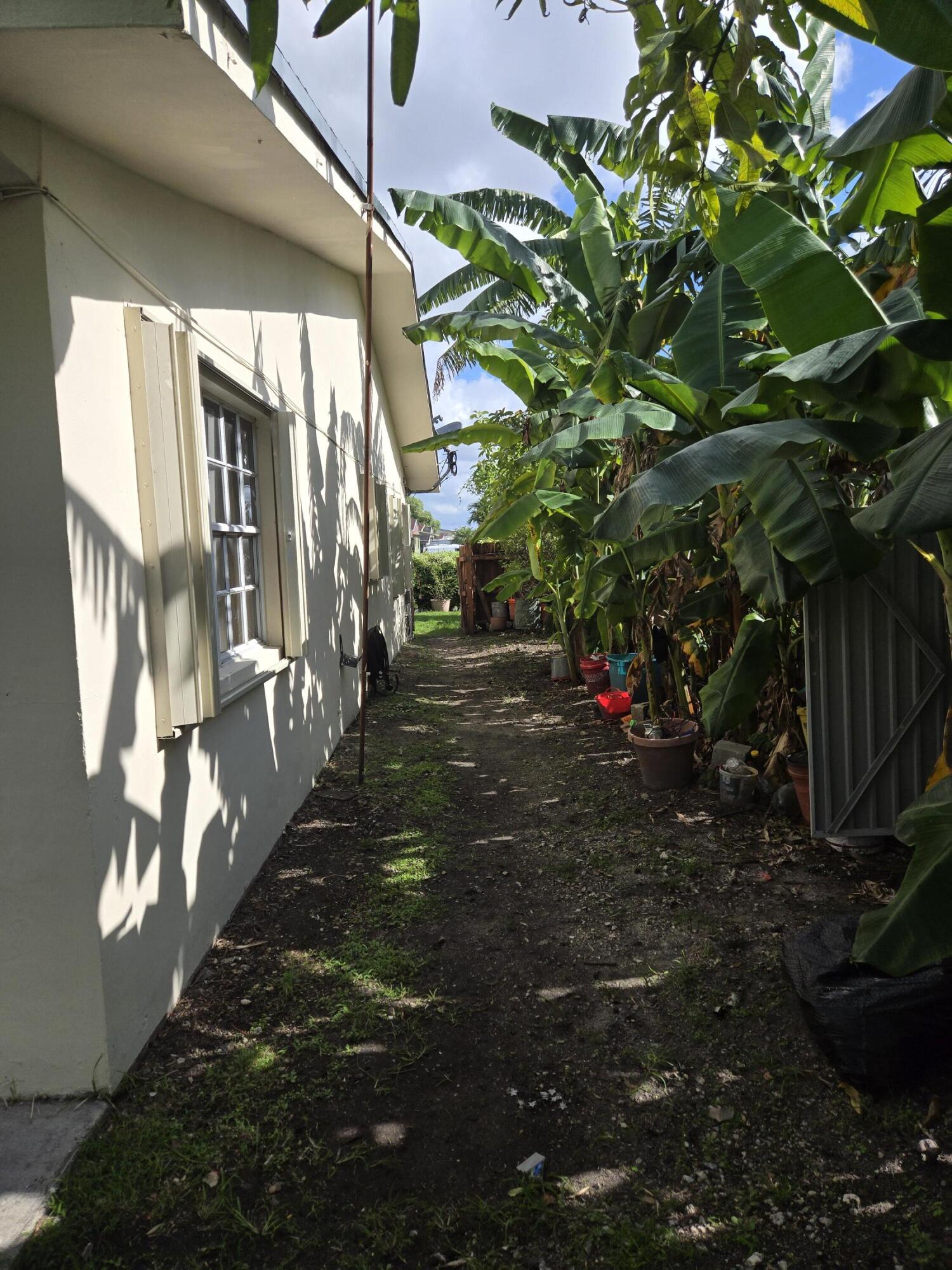 11302 Southwest 7th Street Miami, FL 33174 - Photo 10 of 25 10