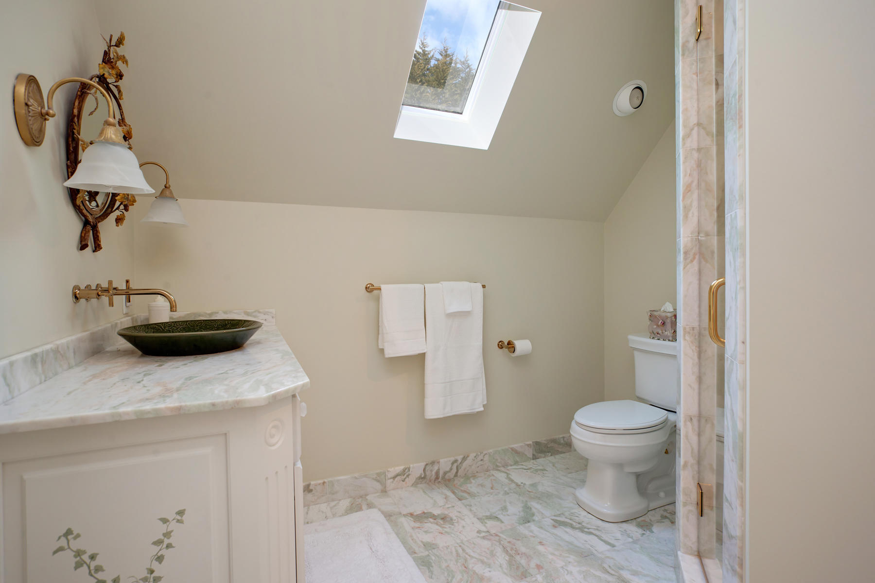 81 Farm Valley Road Osterville, MA 02655 - Photo 21 of 35 a bathroom with a sink a toilet and mirror