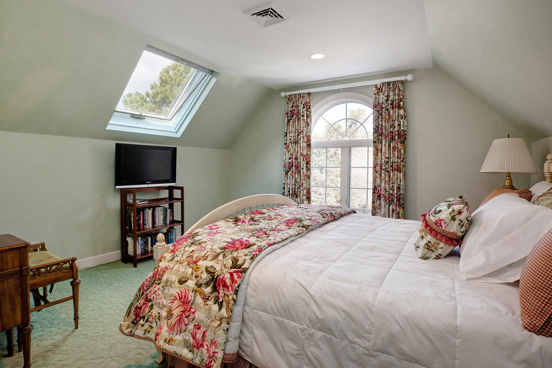 81 Farm Valley Road Osterville, MA 02655 - Photo 22 of 35 a bedroom with bed and a window