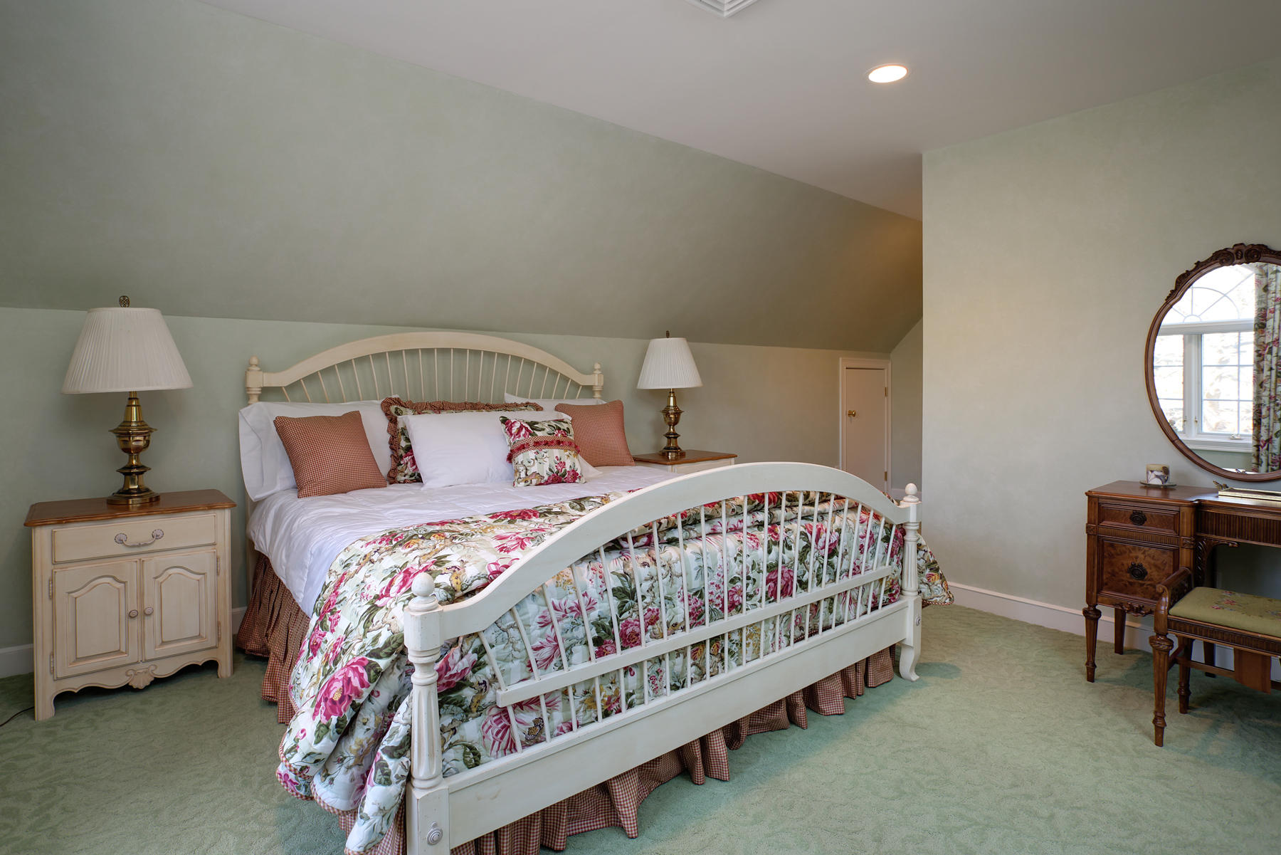 81 Farm Valley Road Osterville, MA 02655 - Photo 23 of 35 a bedroom with a bed a mirror and lamp