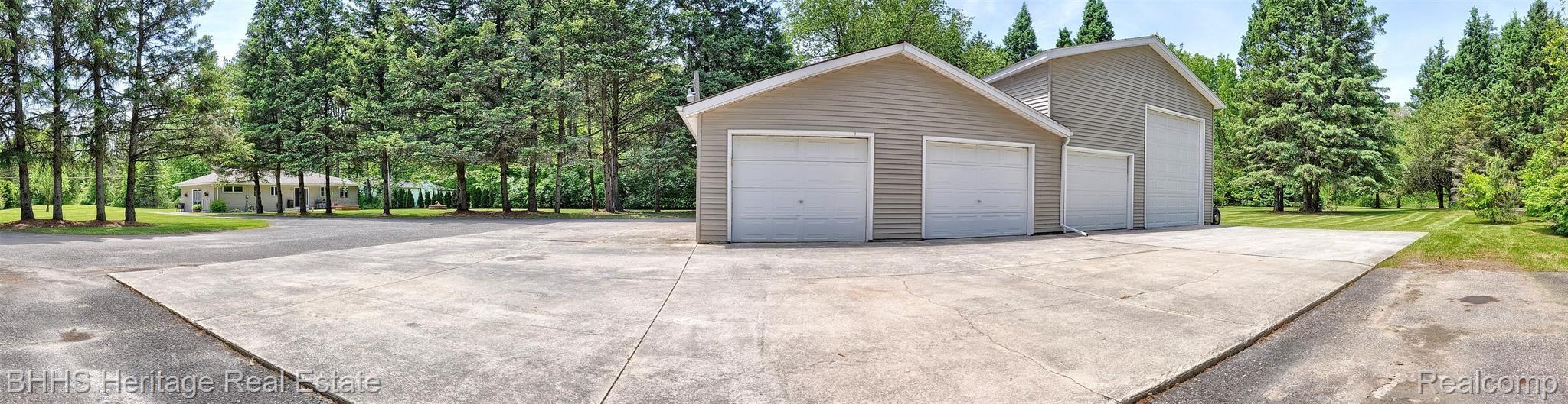 8415 McClements Road Brighton, MI 48114 - Photo 41 of 42 Garage (1).jpg