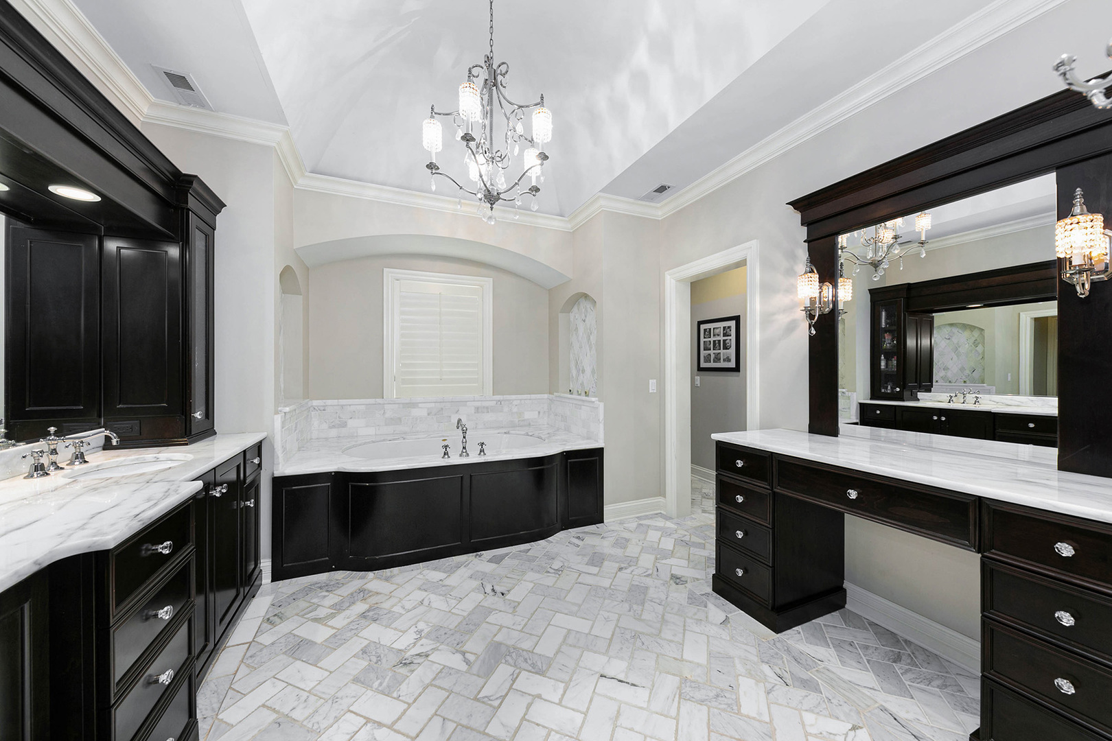 900 East Hillside Road Naperville, IL 60540 - Photo 37 of 73 a large bathroom with a sink vanity and a mirror