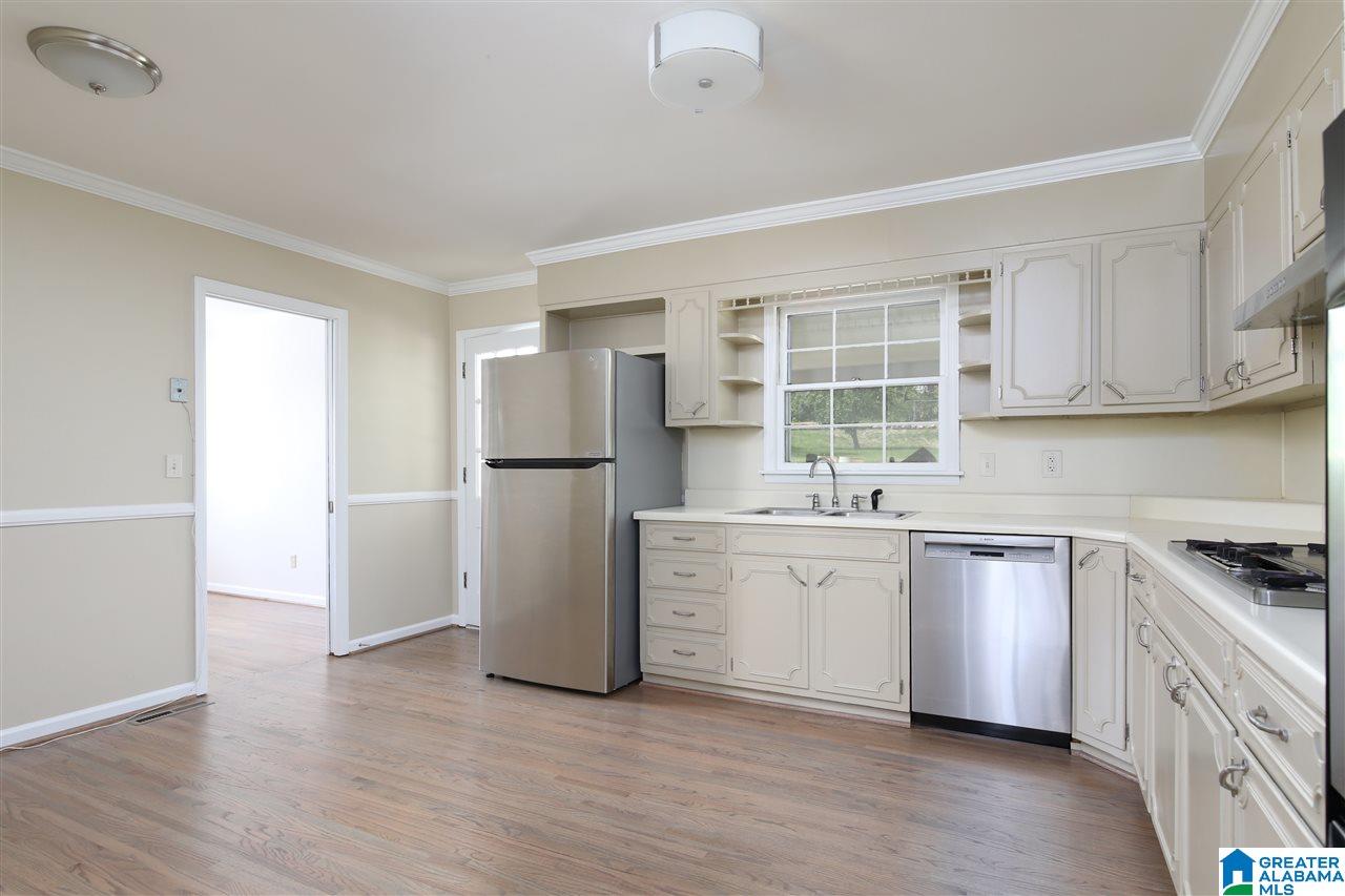 2112 Shades Crest Road Birmingham, AL 35216 - Photo 9 of 30