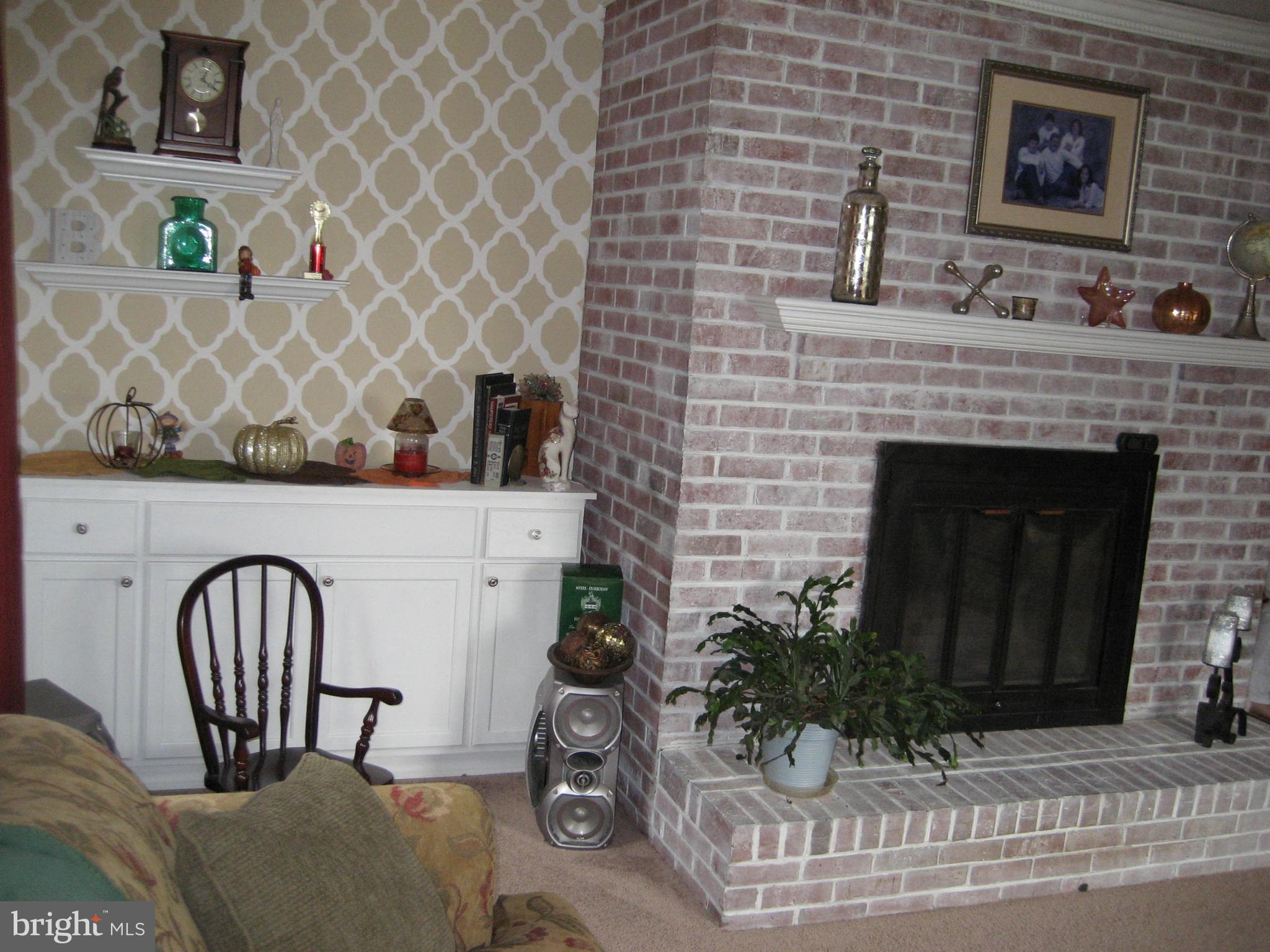 4896 Alesia Lineboro Road Manchester, MD 21102 - Photo 26 of 55 Living Room