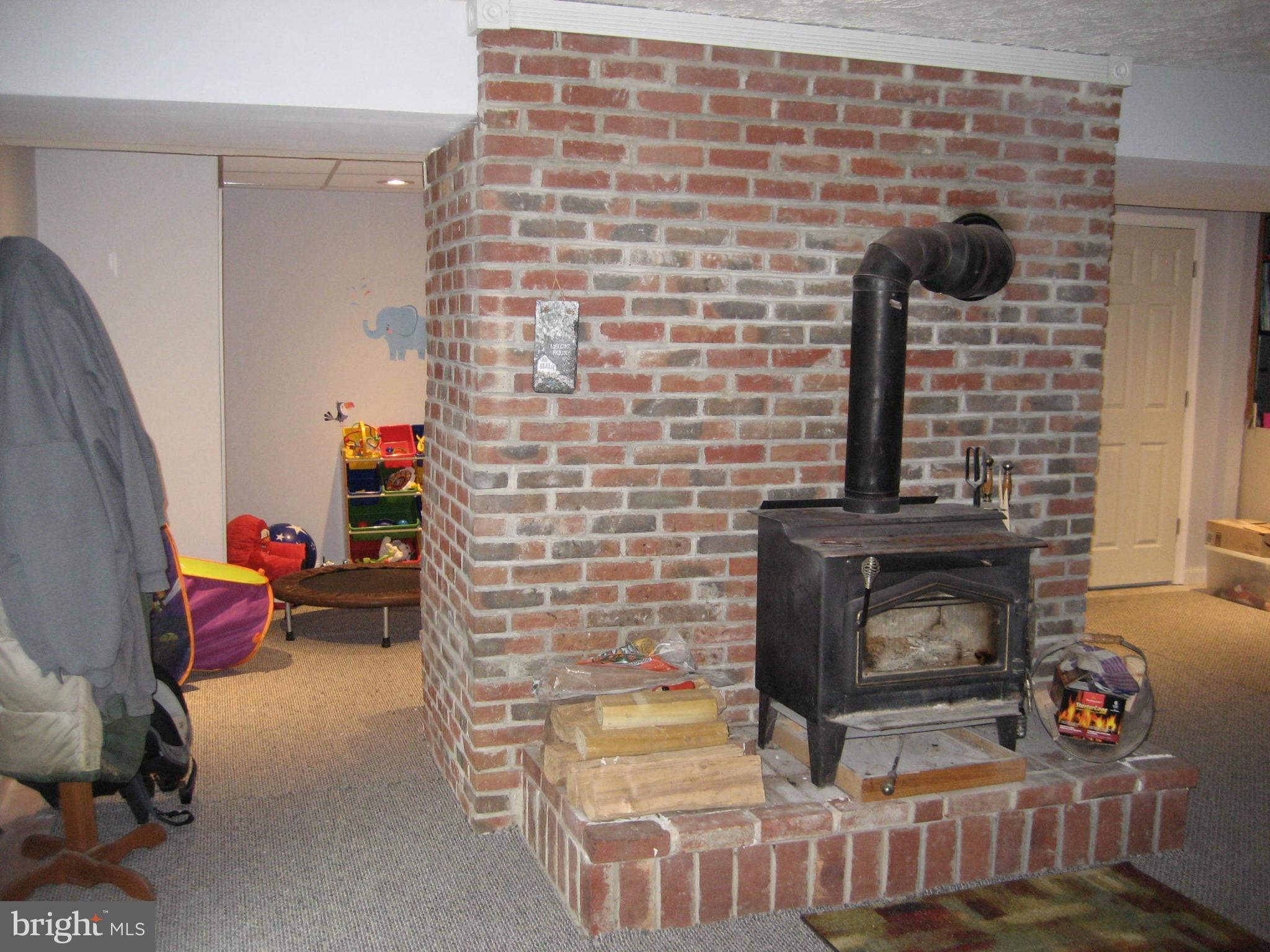 4896 Alesia Lineboro Road Manchester, MD 21102 - Photo 38 of 55 Family Room