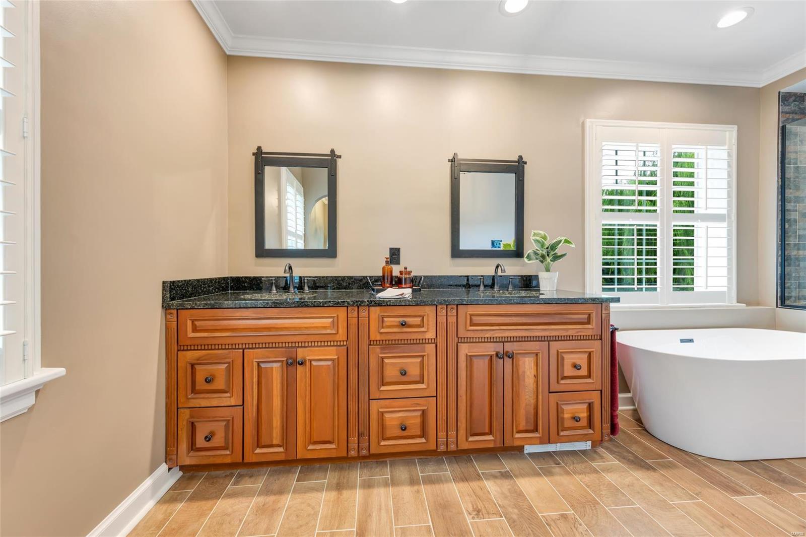 10401 East Watson Road St. Louis, MO 63127 - Photo 11 of 99