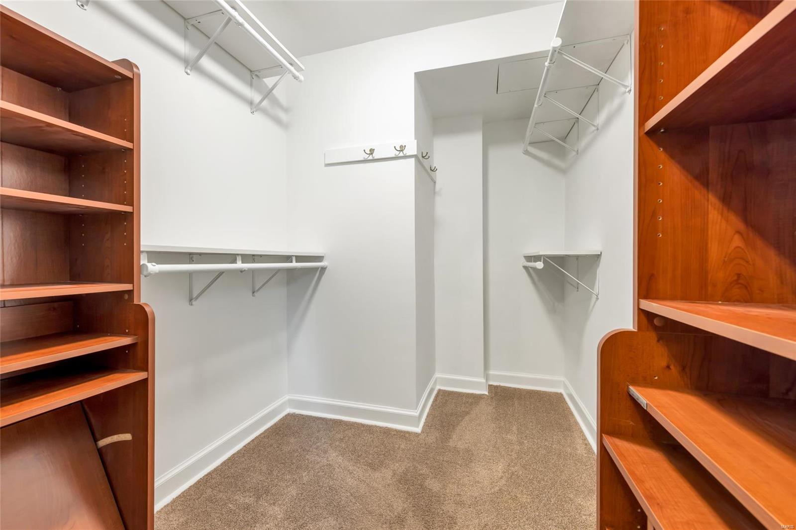 10401 East Watson Road St. Louis, MO 63127 - Photo 13 of 99