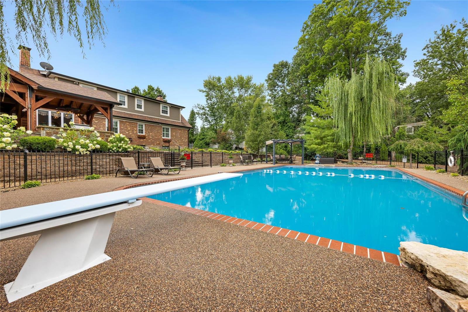 10401 East Watson Road St. Louis, MO 63127 - Photo 40 of 99