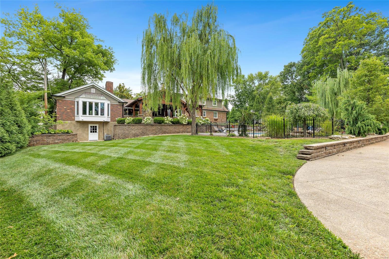 10401 East Watson Road St. Louis, MO 63127 - Photo 47 of 99