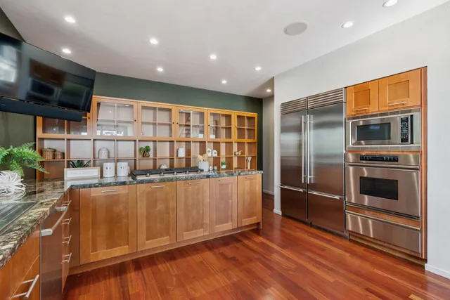 $1,798,000 | 6353 Skyline Boulevard, Oakland, CA 94611