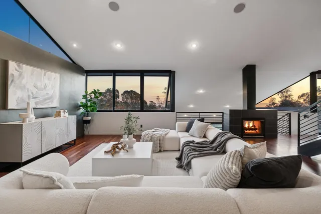 $1,798,000 | 6353 Skyline Boulevard, Oakland, CA 94611