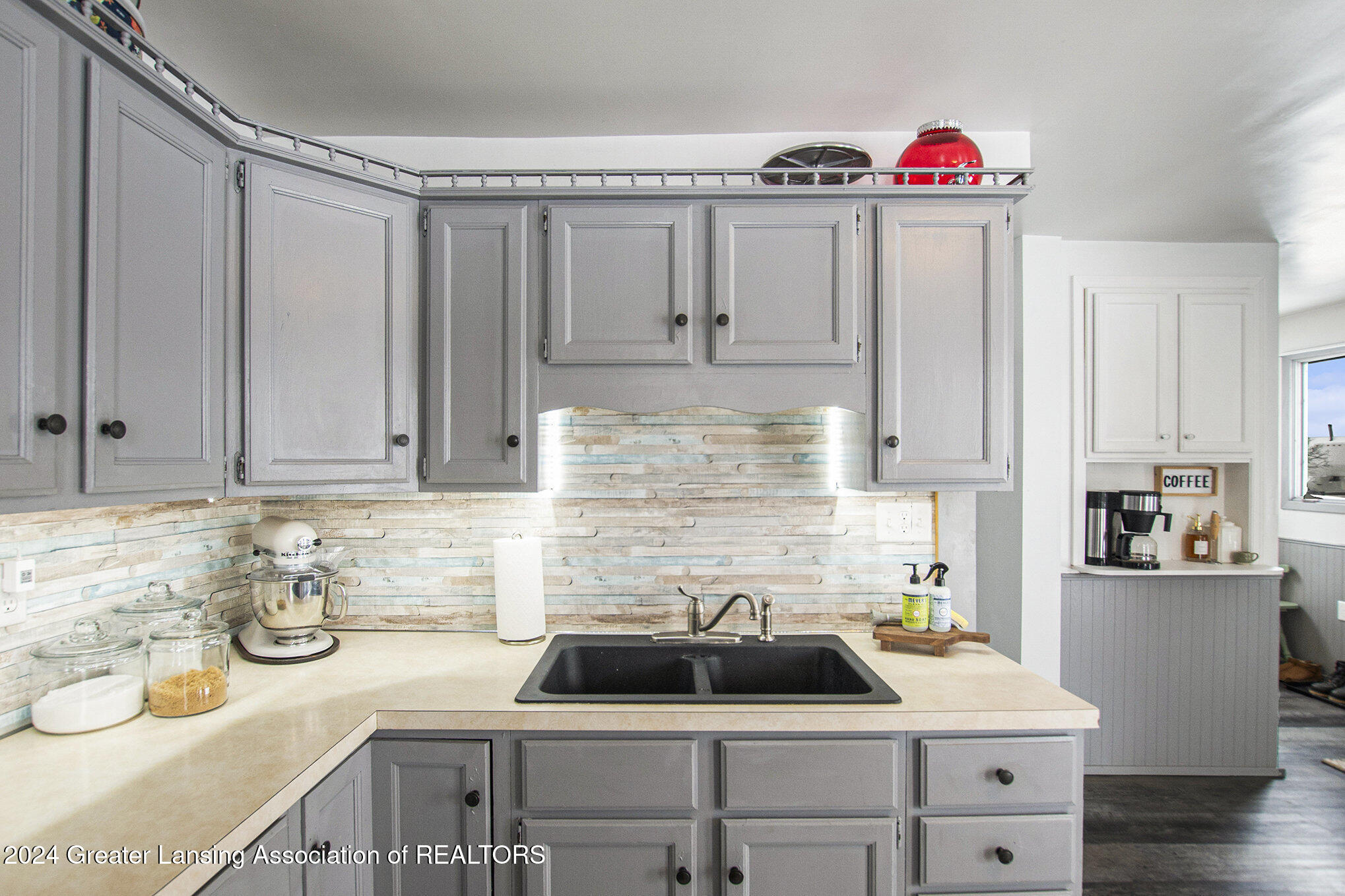 605 South Maple Avenue Maple Rapids, MI 48853 - Photo 8 of 23 009__ndp0489_17