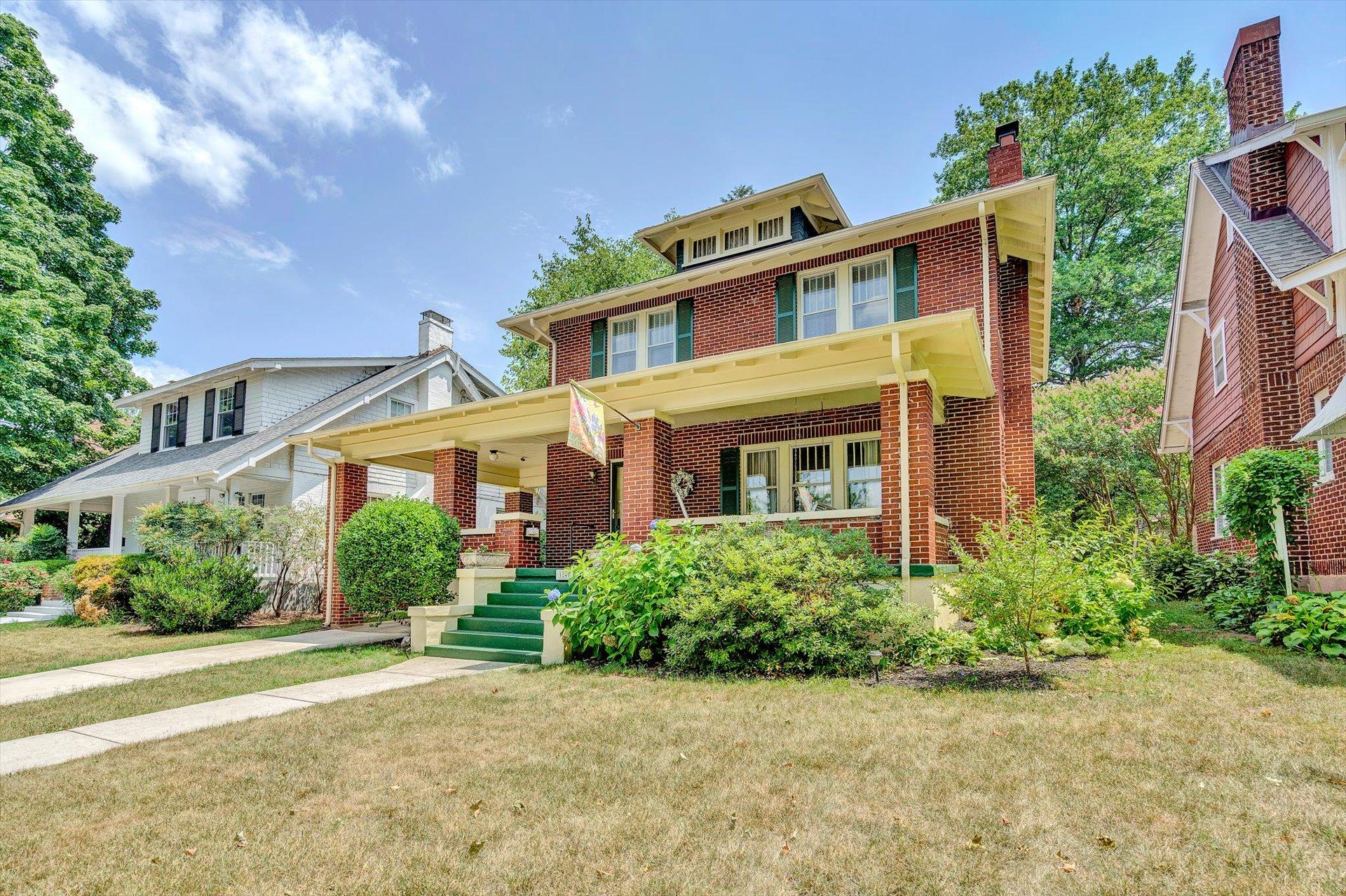 1846 Arlington Road Southwest Roanoke, VA 24015 - Photo 2 of 39 02-080420210074
