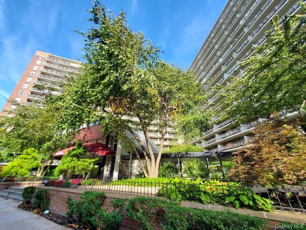 $3,200 | 61-25 97th Street, Unit 2B | Rego Park