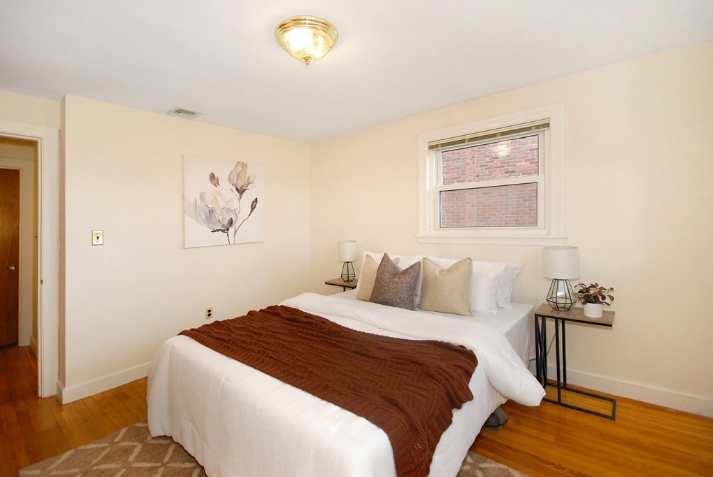 86 Stoneleigh Road Watertown, MA 02472 - Photo 15 of 30 Gallery Image 15