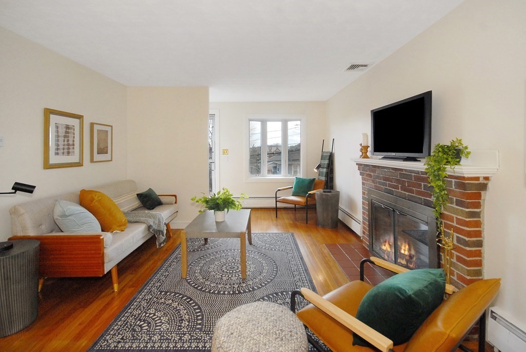 86 Stoneleigh Road Watertown, MA 02472 - Photo 3 of 30 Gallery Image 3