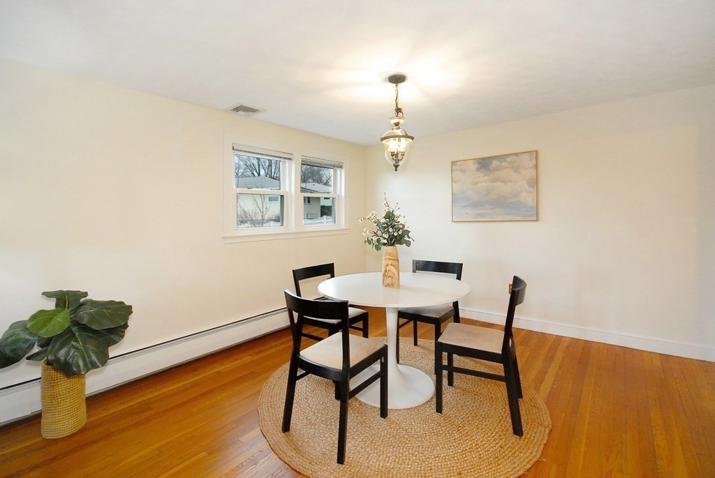 86 Stoneleigh Road Watertown, MA 02472 - Photo 8 of 30 Gallery Image 8