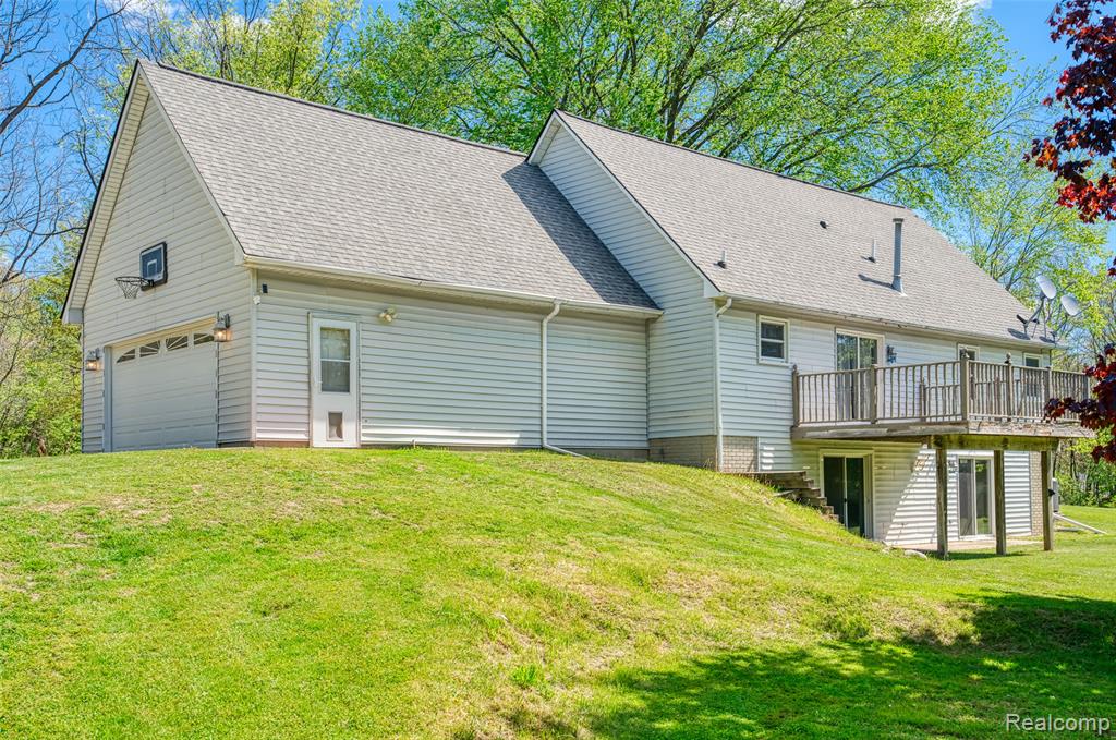 6879 Crofoot Road Fowlerville, MI 48836 - Photo 28 of 35