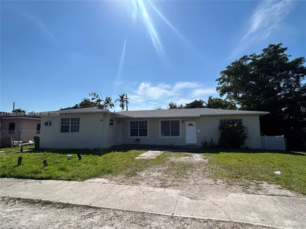 $1,900 | 15020 Northeast 6th Place, Unit 15022, Miami, FL 33162