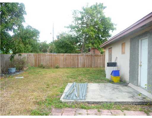 856 West 3rd Street Riviera Beach, FL 33404 - Photo 3 of 16 Additional Photo