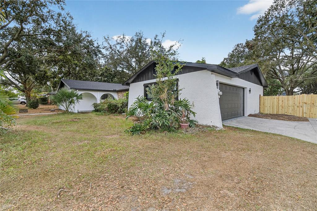 2512 Brucken Road Brandon, FL 33511 - Photo 3 of 81