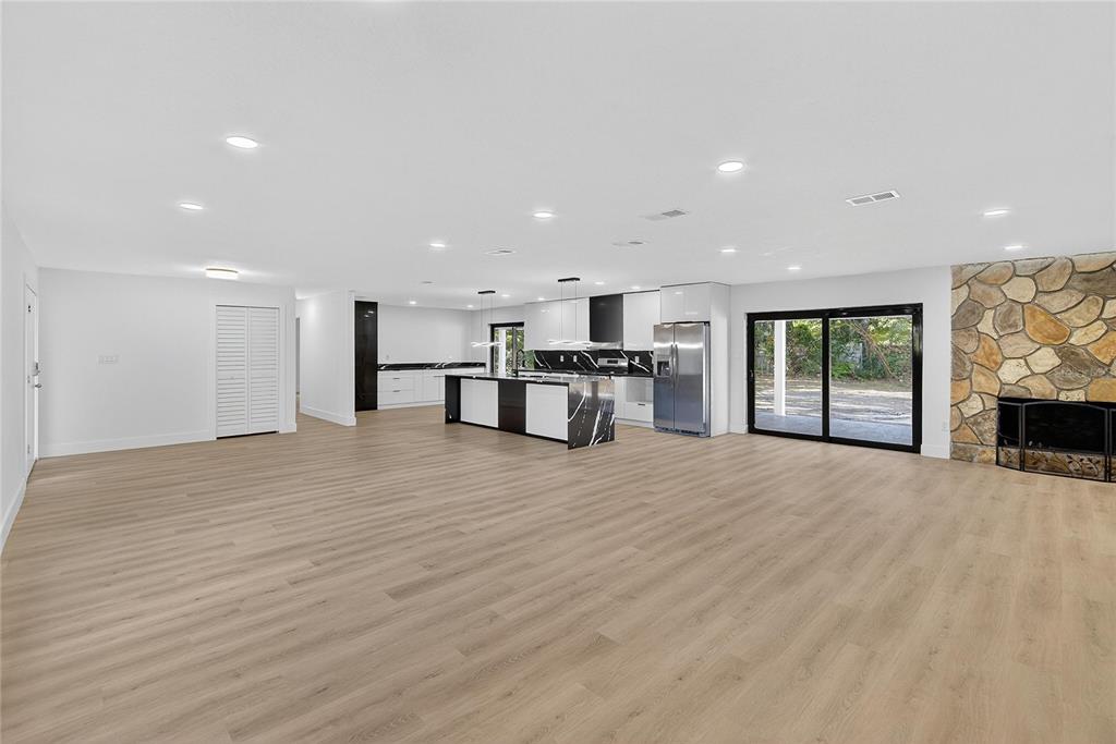 2512 Brucken Road Brandon, FL 33511 - Photo 7 of 81