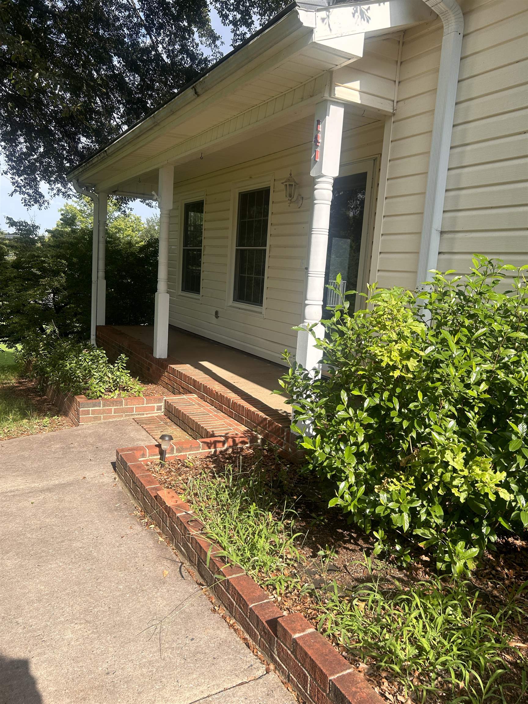 141 Coates Road Inman, SC 29349 - Photo 4 of 23